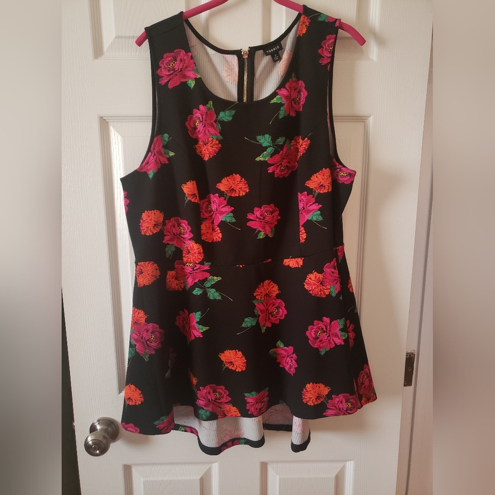 Torrid 3X sleeveless peplum top